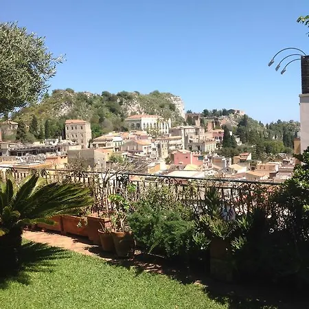 Rocca Castello تاورمينا